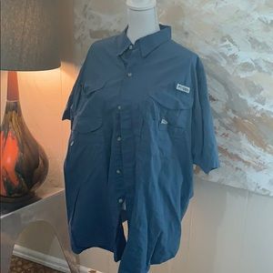 Blue short sleeve Columbia fishing shirt